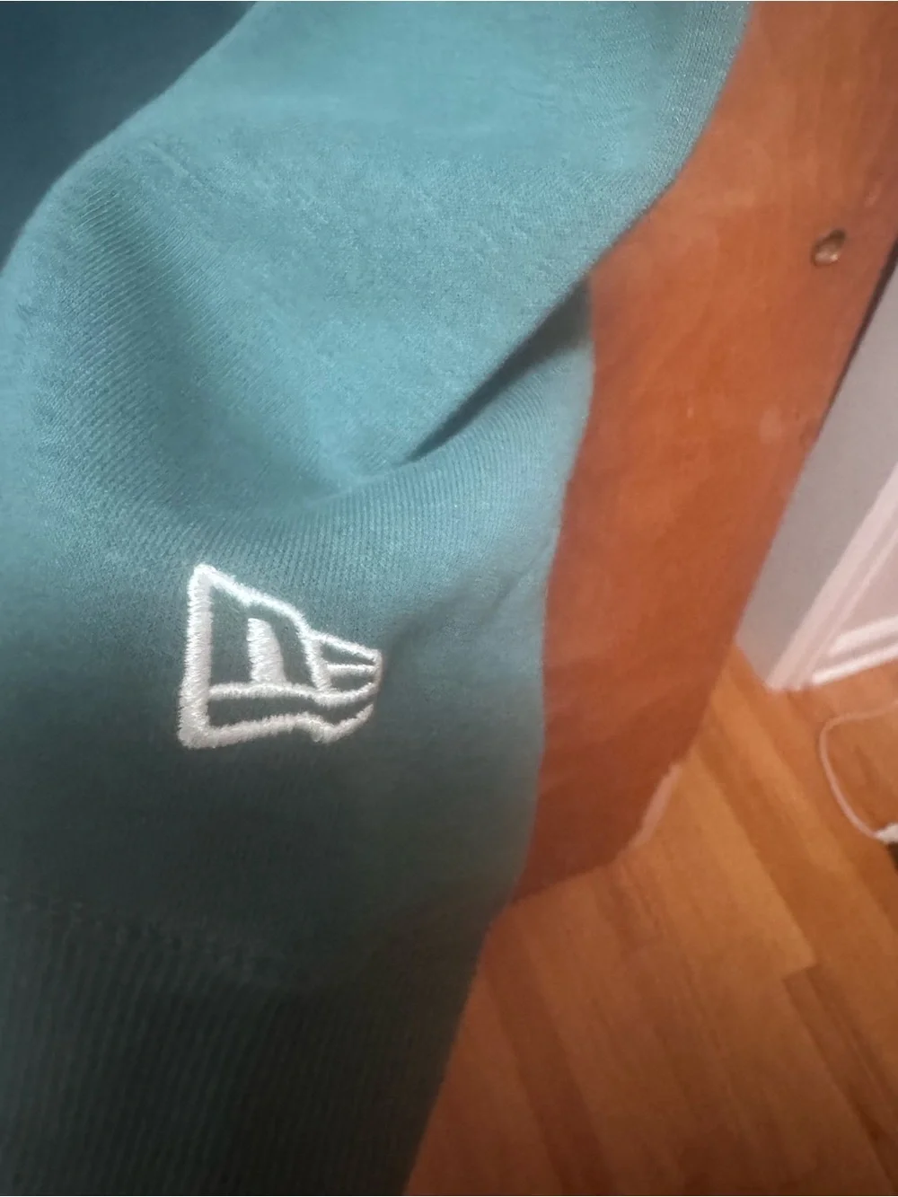 New Era Men’s Philadelphia Eagles Green Hooded Sweatshirt Small NWTs